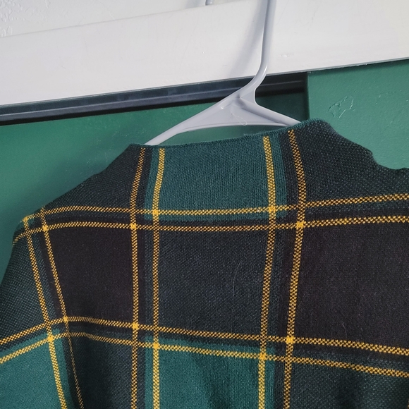 Tahari Plaid Tarton Sweater Size Med - Picture 4 of 8